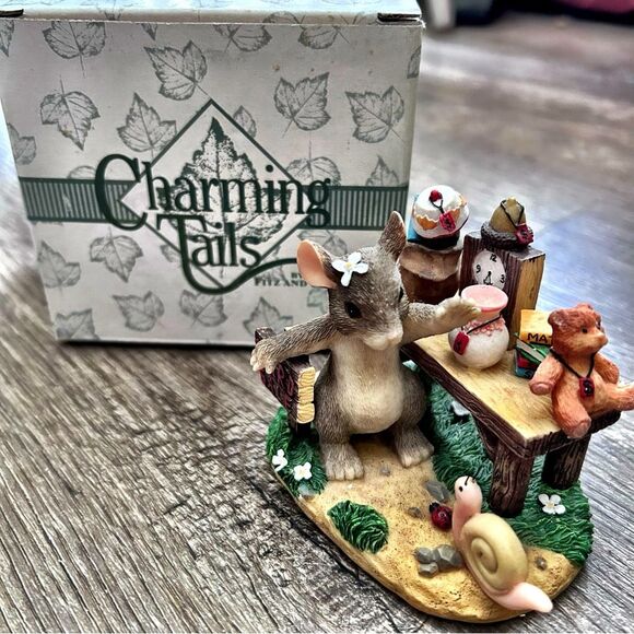 NWT Fitz & Floyd Charming Tails Friendship is Always an Option Ceramic Figurine - Picture 8 of 9